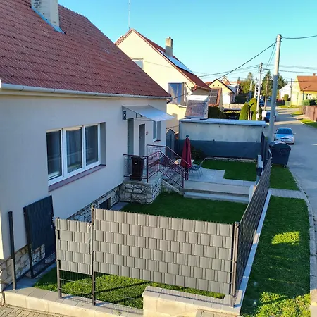 Rd Ve Vilemovicich U Macochy V Moravskem Krasu *